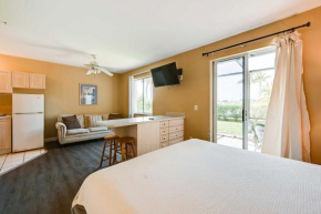 Naples Oasis with Screened Porch and Tennis Court!
